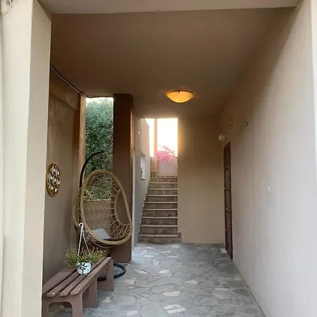 House Maria Elenι شقة